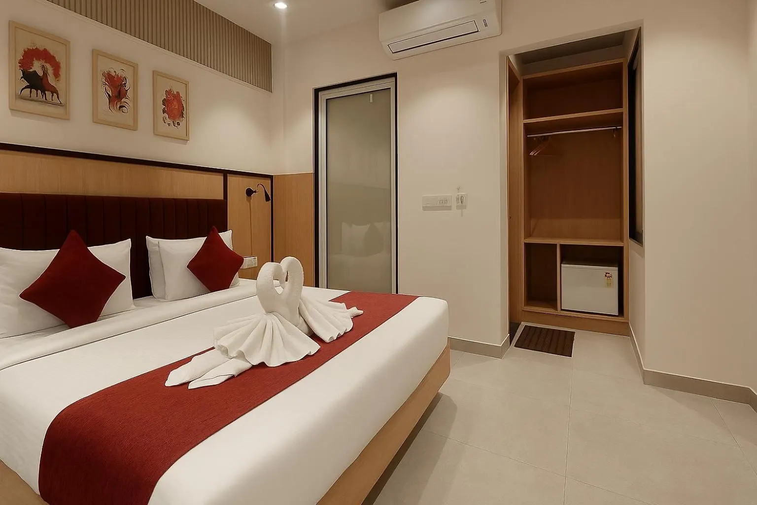Q Stay Varanasi Hotel